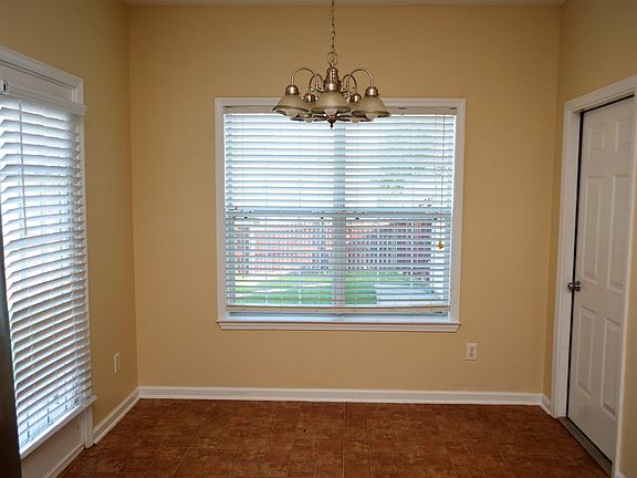 4th image of 5800 Marchester Cir