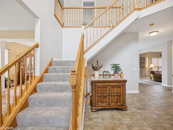 80 Talcott Ave, Crystal Lake, IL 60014