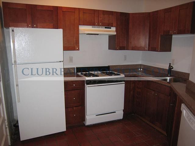 2nd image of 53 Egmont St APT 1