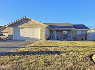 3233 Bloomfield Cir, Maryville, TN 37803