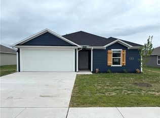 541 Mac St, Prairie Grove, AR 72753