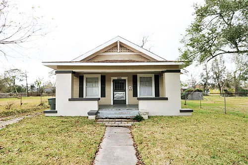 2229 Procter St Photo 1