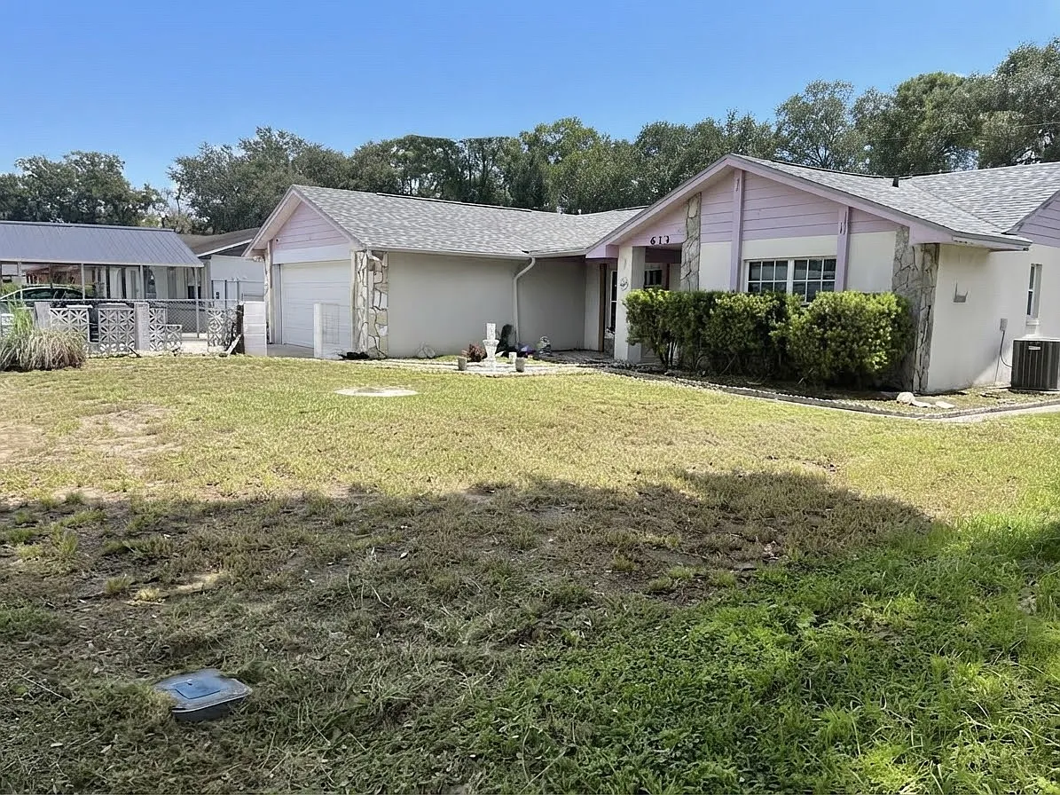 3 bed, 1857 sqft, $2,165 — Photo 1