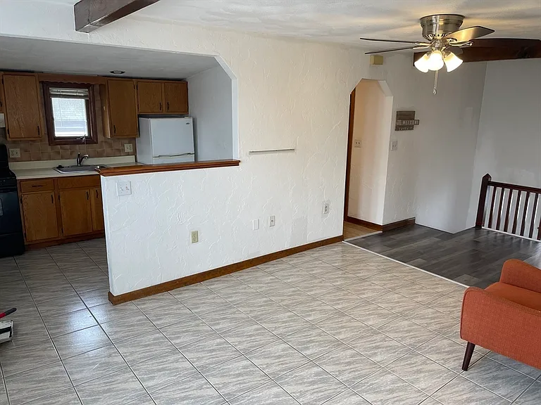 9 Gilmore St #3 — Photo 3