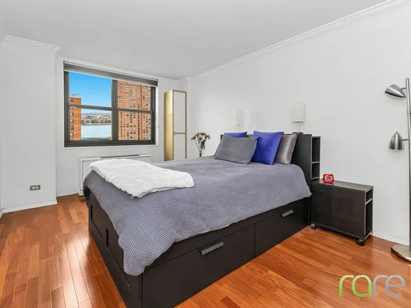 340 East 93rd Street image 7 of 15