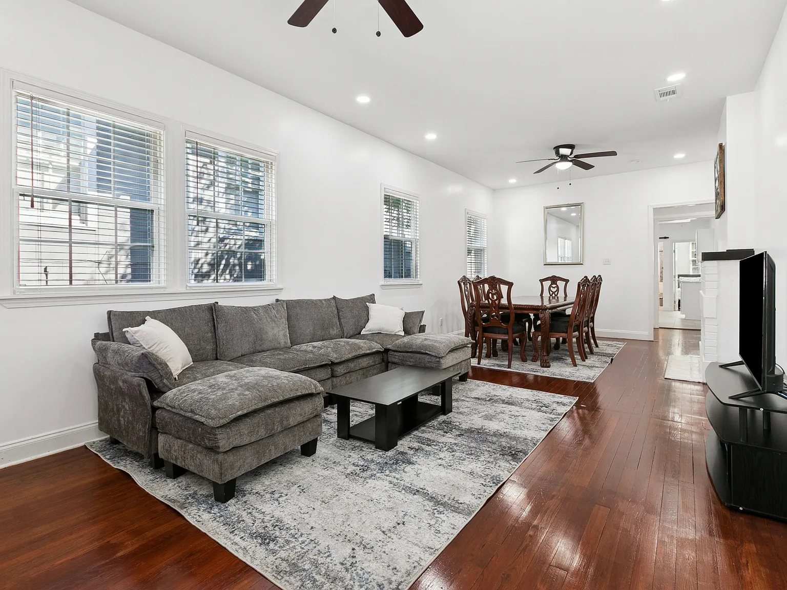4 bed, 1722 sqft, $5,250 — Photo 3