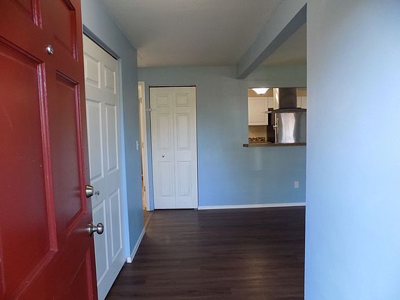5th image of 1097 Greenwood St