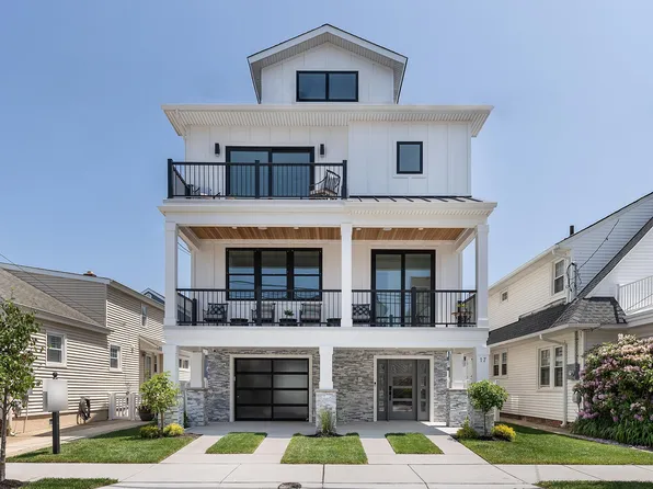 17 N Hanover Ave, Margate, NJ 08402