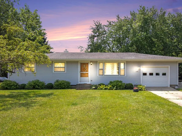 1225 Rockefeller Dr, Jackson, MI 49203