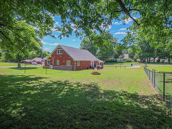 3rd image of 3861 Lovelaceville Rd