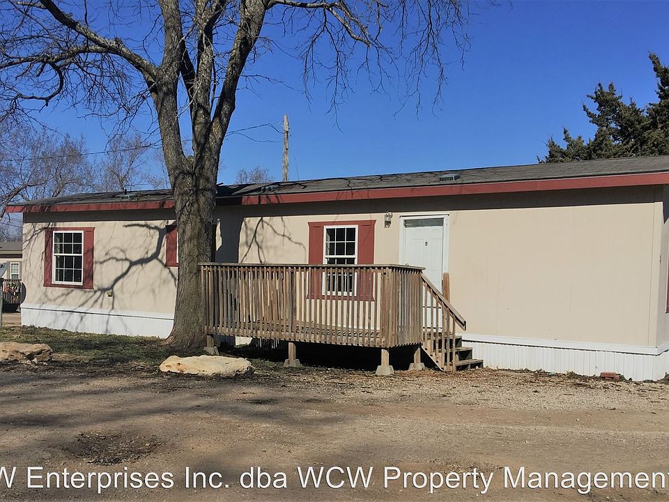 2nd image of 1417 E 15th St Lot 44