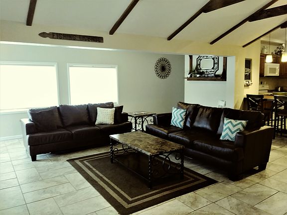 5th image of 33 Cherry Hill Ln