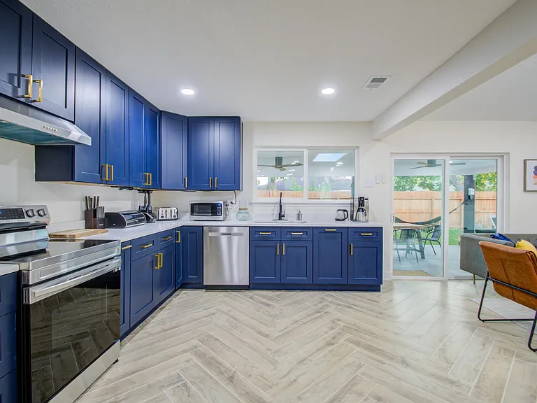 16906 Barcelona Dr — Photo 18