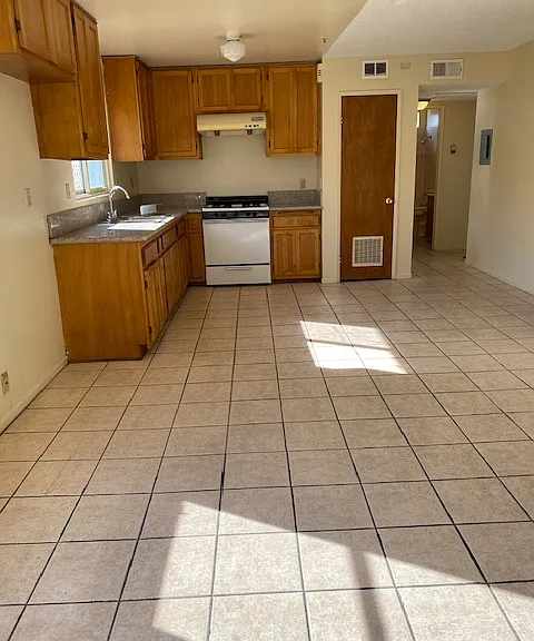 217 S 5th St #D — Photo 3
