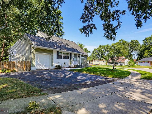 3rd image of 110 Thomas Rd