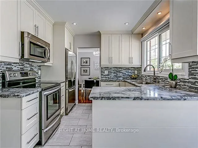 273 Kenwood Ave — Photo 9