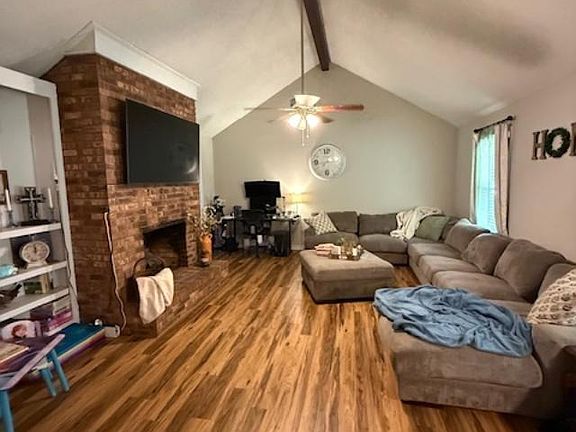 2nd image of 10152 Woods Rd