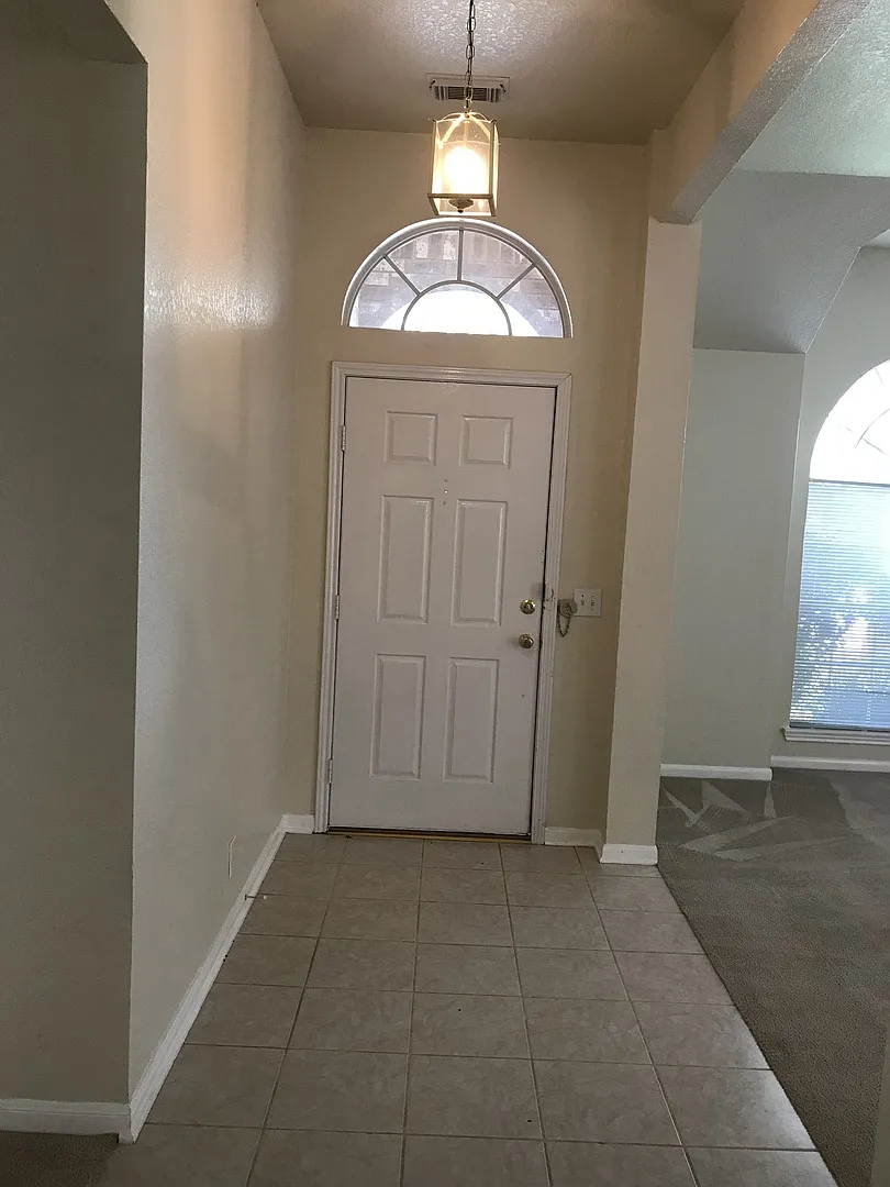 Welcome home to 2520 Crested Heights! — Photo 2