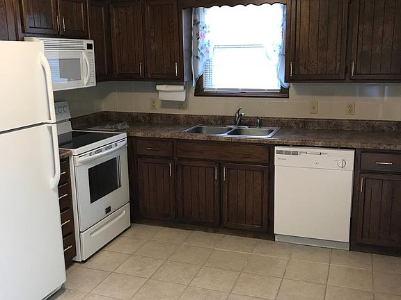 4th image of 5602 Ravenwood Dr #B