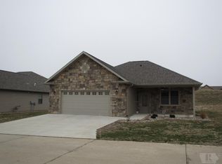 1710 E Ashford Cir, Mount Pleasant, IA