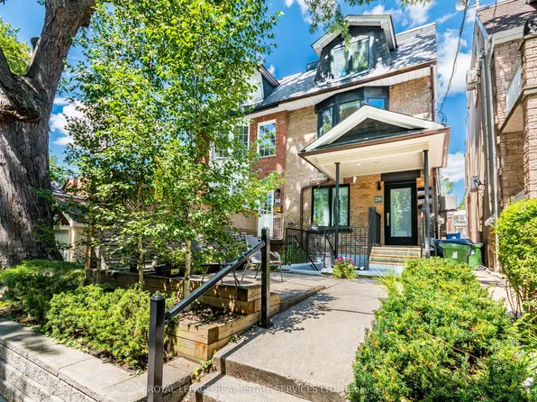 238 Garden Ave, Toronto, ON M6R 1J1