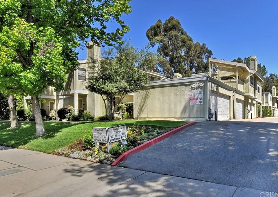 1st image of 22137 Burbank Blvd Unit 2