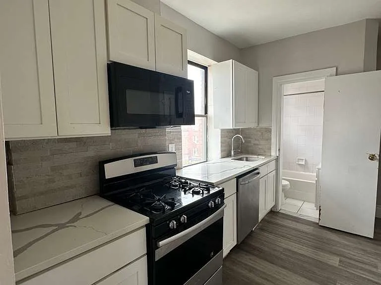 303 58th St #14A — Photo 2