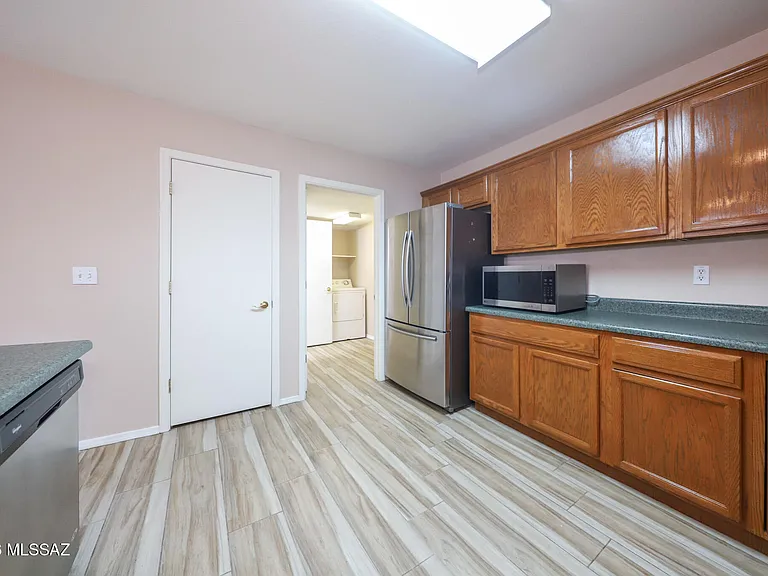 2416 W Chris Oliver Way — Photo 7