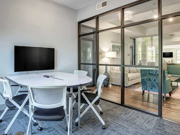 Carolina Point Apartments — Photo 16