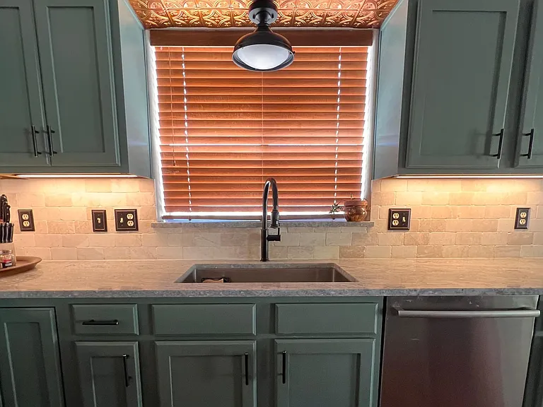 Kitchen Sink with Bosch Dishwasher
