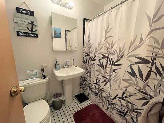 Rented by C2R Management LLC | media 5