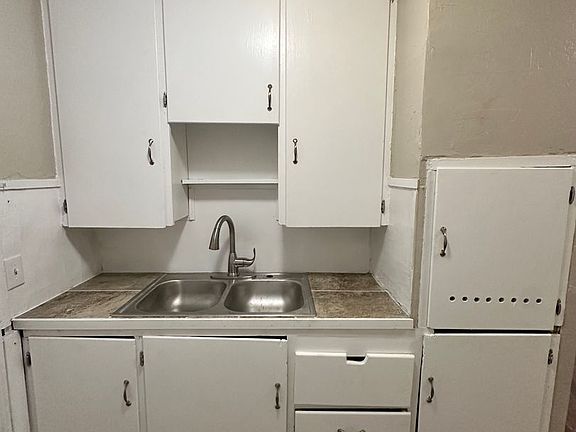 5th image of 212 SW 37th Ave