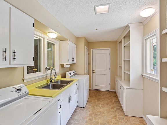 5th image of 2920 Ashmont Dr