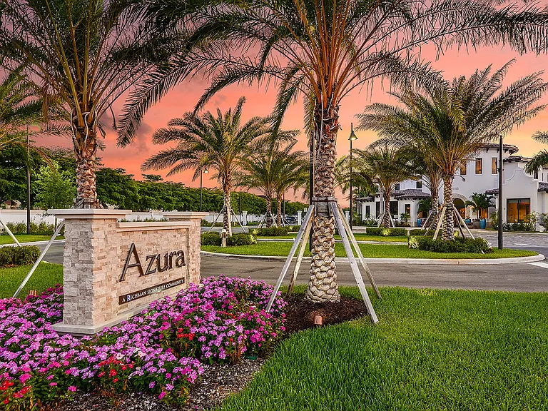 Azura — Photo 37