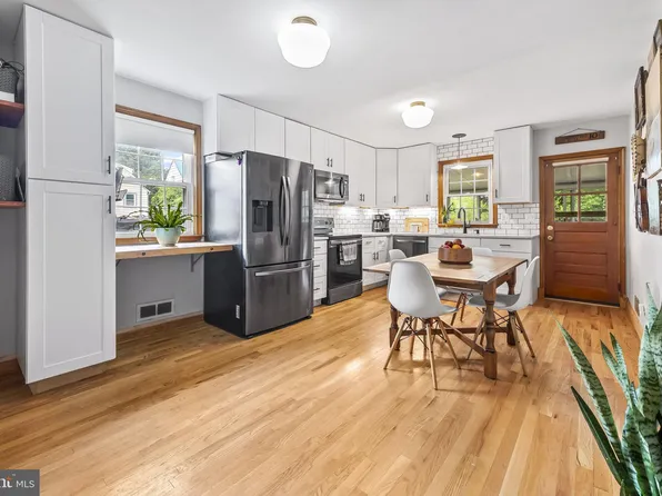 7821 Shepherd Ave, Parkville, MD 21234