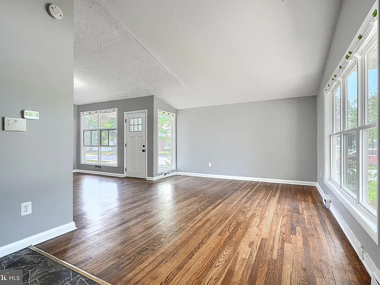 6901 Chippewa Dr — Photo 23