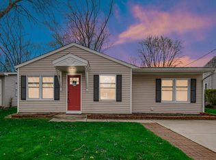 309 Michigami Trl, Porter, IN 46304