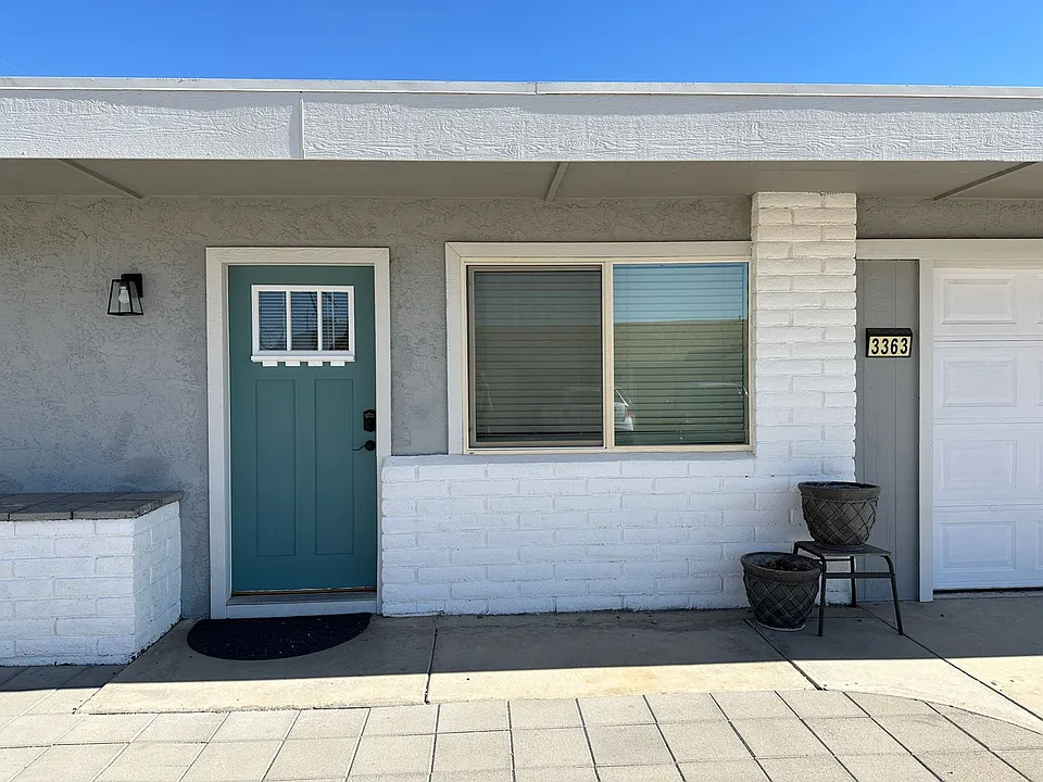 3363 Oro Grande Blvd