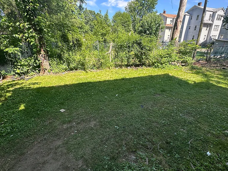 260 Hillside Ave #4B — Photo 14