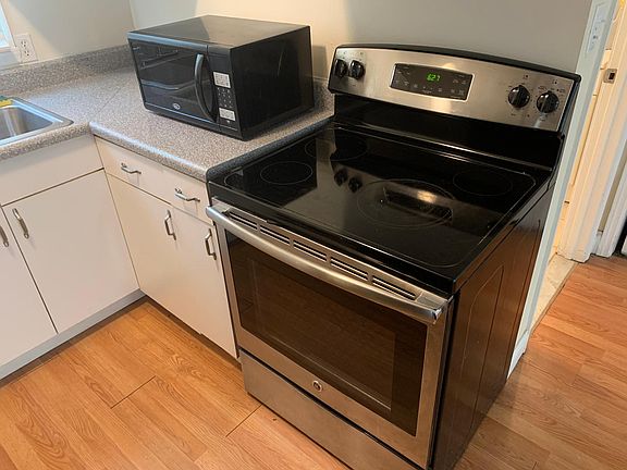 4th image of 706 Monticello Dr #B