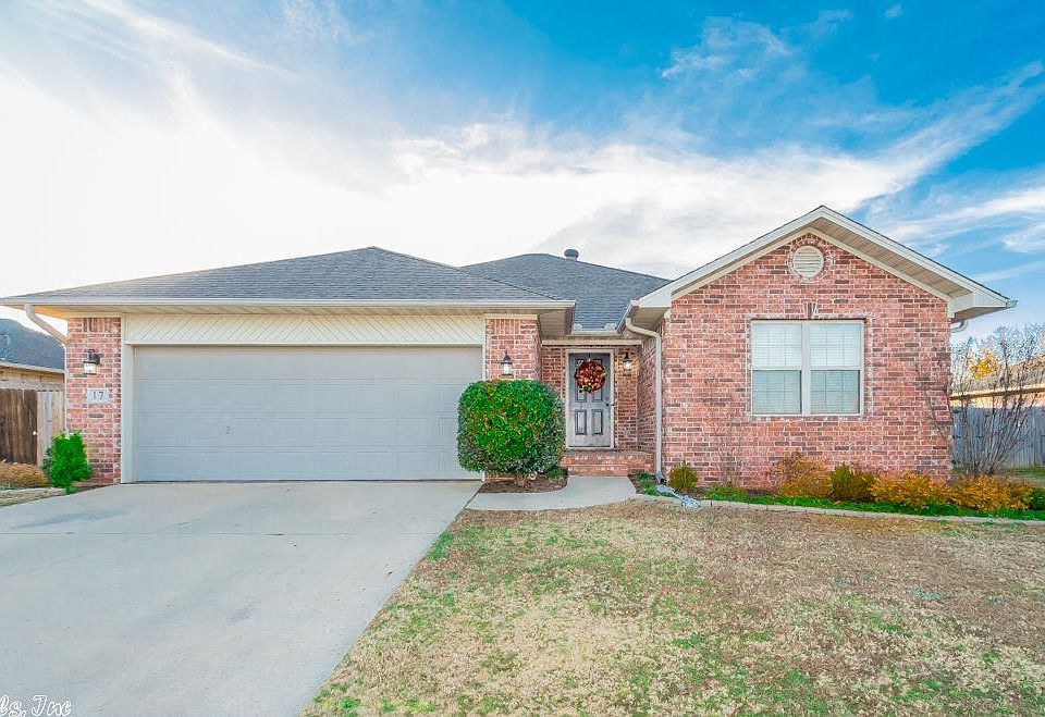1st image of 17 Windsor Park Dr