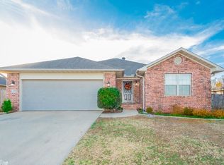 17 Windsor Park Dr, Ward, AR 72176