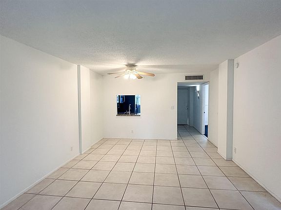 5th image of 119 Royal Park Drive #3G