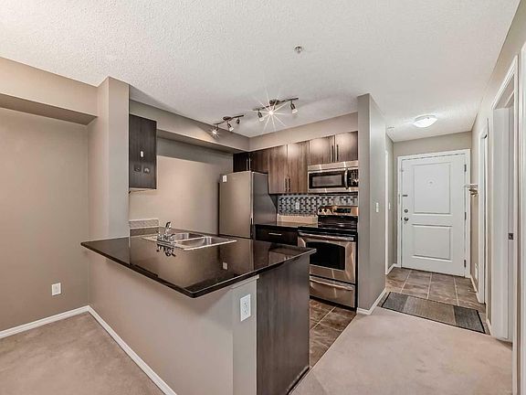 3rd image of 2715 12th Ave SE #107