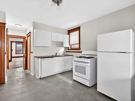 4th image of 4219-4221 Bates St