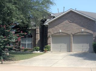 6916 Day Dr, Fort Worth, TX 76132