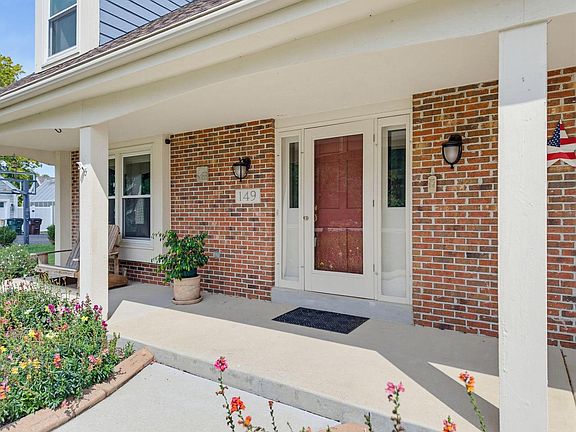 3rd image of 149 Hickory DRIVE