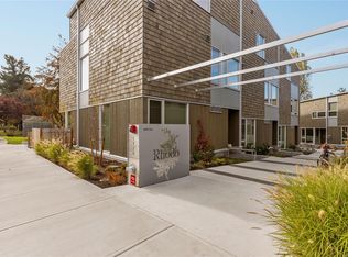 1720 Fairfield Rd #105, Victoria, BC V8S 1G3