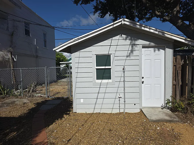 329 S M St — Photo 16