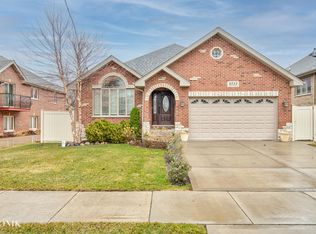 8533 New Castle Ave, Burbank, IL